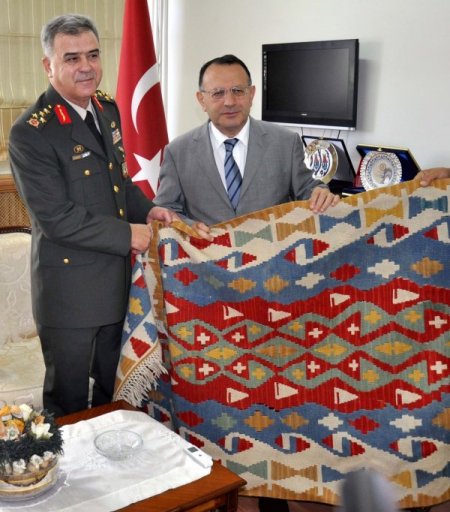 Orgeneral Yörük'ten Vali Saran'a Veda Ziyareti