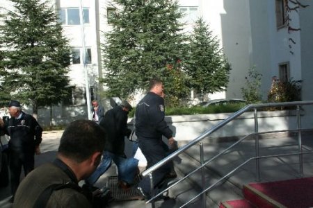 'örgülerinizi Satacağız' Diyerek Kadınları Dolandıran 2 Kişi Yakalandı
