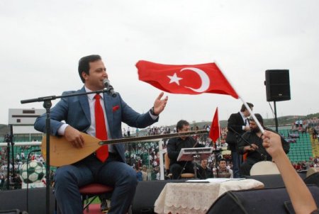 Orhan Hakalmaz, Cumhuriyet Bayramı'nda konser verdi