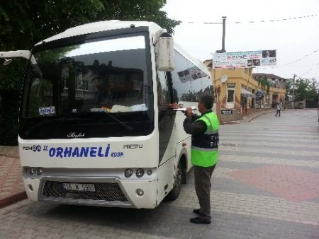 Orhaneli zabıtası toplu taşıma araçlarını ve okul servisleri denetlendi