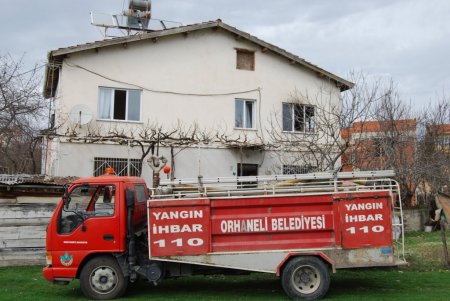 Orhaneli’nde elektrik prizinden çıkan yangın korkuttu