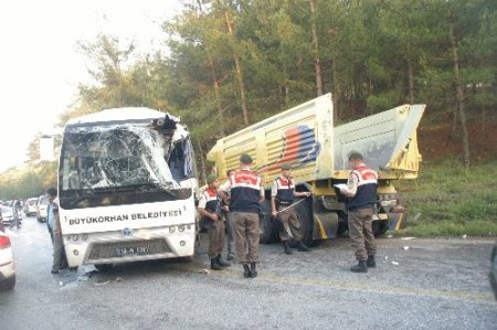 Orhaneli'nde trafik kazası: 7 yaralı