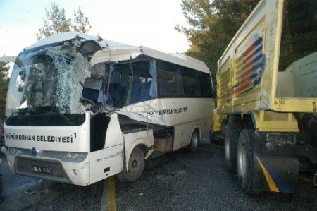 Orhaneli'nde trafik kazası: 7 yaralı