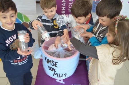 Orhangazili öğrencileri Afrika'da su kuyusu açtırıyor