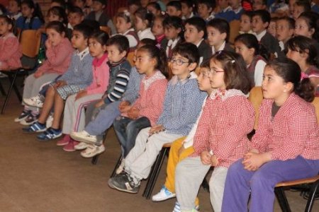 Orman Genel Müdürlüğü Sincap Çocuk Tiyatrosu çocuklarla buluştu