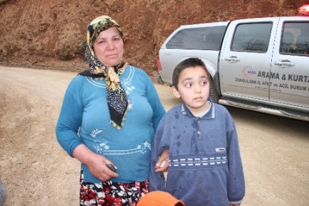 Ormanda 10 saat sonra bulunan Mertcan’ın ailesi gözyaşlarına boğuldu
