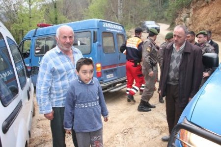Ormanda 10 saat sonra bulunan Mertcan’ın ailesi gözyaşlarına boğuldu