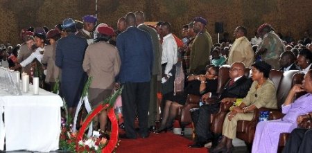 Orta Afrika Cumhuriyeti’nde ölen Güney Afrikalı askerler için tören