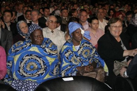 Orta Afrikalı Hasta, Yatağından Kalkarak Türkçe Olimpiyatları'nı İzledi