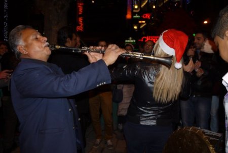 Ortaköy'de yılbaşını davul zurnayla karşıladılar