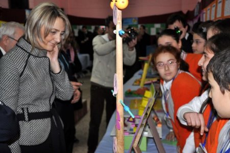 Ortaöğretimde Kız Çocuklarının Okullaşması Oranı Artıyor