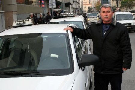 Ortaokul Mezunu Taksici, Üniversitede Jiu-jitsu Dersi Veriyor