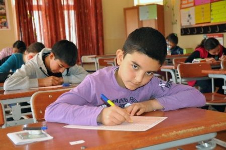 Ortaokul öğrencileri İngilizce olimpiyatlarında yarıştı