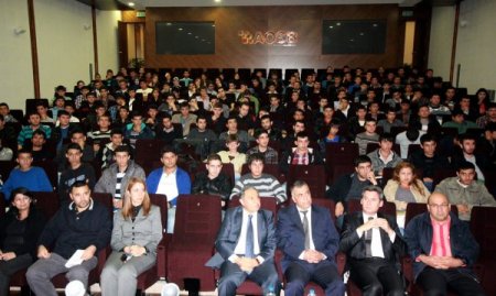 OSB Başkanı Sütcü'den gençlere yabancı dil tavsiyesi