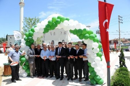 Osmangazi Belediyesi Ovaakça Meydanı'nı 6 ayda hizmete açtı