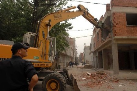 Osmangazi'de 5 Kaçak Bina Yıkıldı