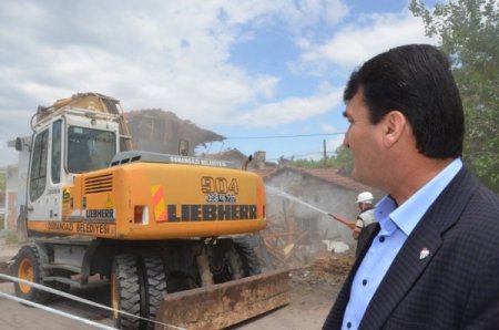 Osmangazi'de Kamulaştırılan Binalar Yıkılıyor