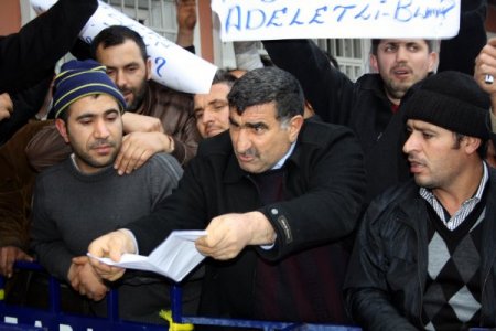 Osmangazi'de pazarcıların belediyeye tepkisi devam ediyor