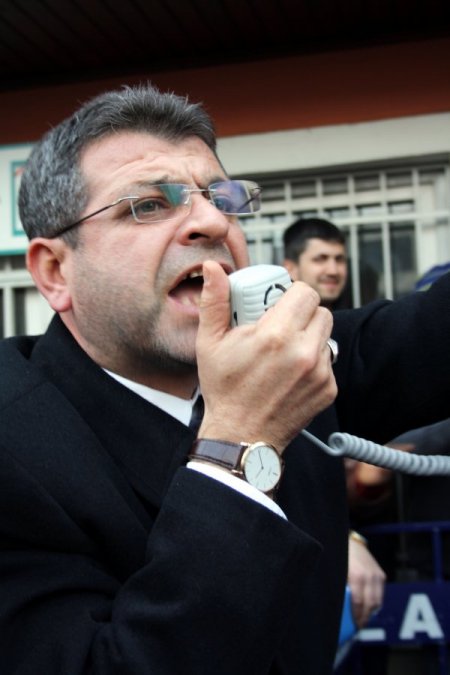 Osmangazi'de pazarcıların belediyeye tepkisi devam ediyor