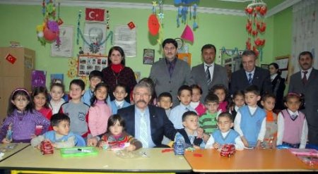 Osmaniye Valisi Cerrah, Mektup Yazarak Kendisini Okula Davet Eden Öğrencileri Ziyaret Etti