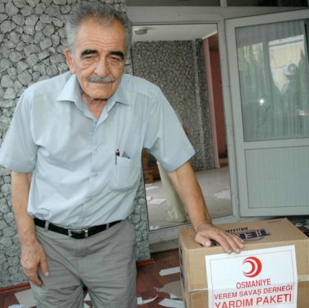 Osmaniye Verem Savaş Derneği Yardım Paketi Dağıttı