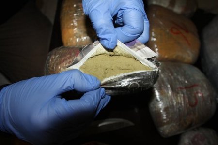 Osmaniye’de 200 kilo kubar, 20 kilo toz esrar yakalandı