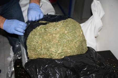 Osmaniye’de 200 kilo kubar, 20 kilo toz esrar yakalandı