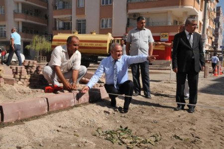 Osmaniye'de cadde ve yollar genişletiliyor