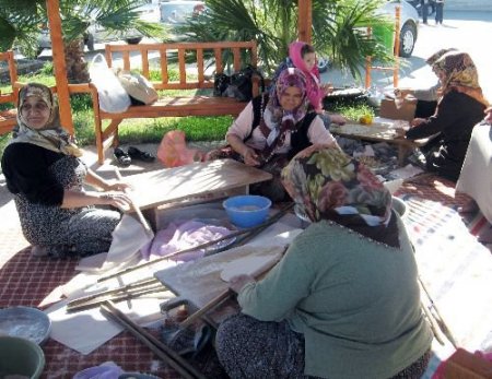 Osmaniye'de Fakir Öğrenciler Yararına Kermes Düzenlendi