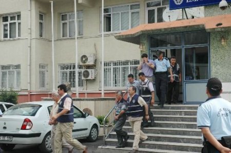 Osmaniye'de Gözaltına Alınan 19 Kişiden 12'si Tutuklandı