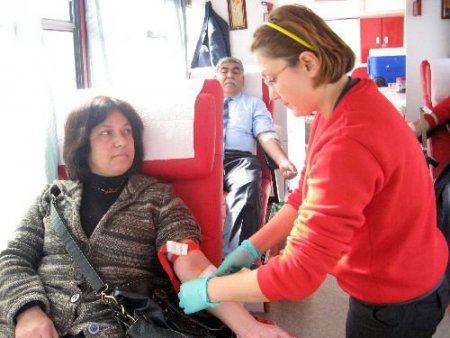 Osmaniye'de Sgk Çalışanları Kan Verdi