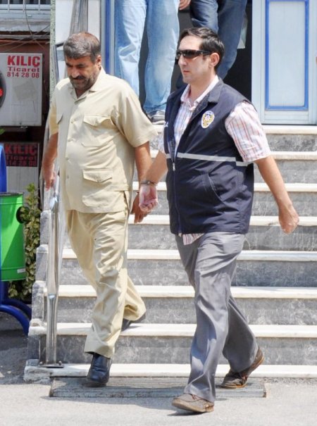 Osmaniye'de Terör Örgütüne Yardım İddiasıyla 11 Kişi Yakalandı