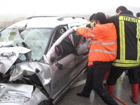 Osmaniye'de Trafik Kazası: 2 Ölü, 4 Yaralı