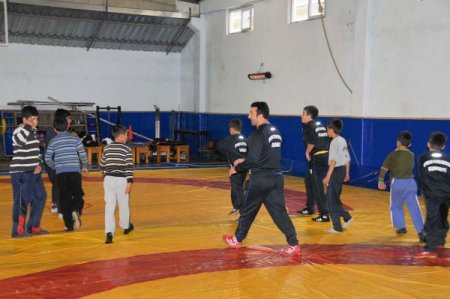 Osmaniyeli gençler spor merkezine koşuyor