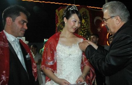 Osmaniye'ye Çinli Gelin Geldi