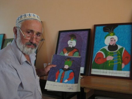 Osmanlı hayranı çiftçi, bütün padişahların resimlerini çizdi