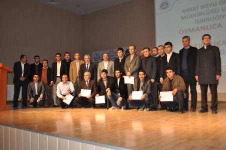 Osmanlıca kursunda sertifika zamanı