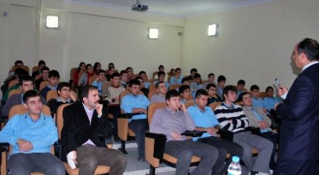 Öss'ye Hazırlanan Fezalı Öğrencilere Tıp Eğitimi Ve Doktorluk Mesleği Tanıtıldı