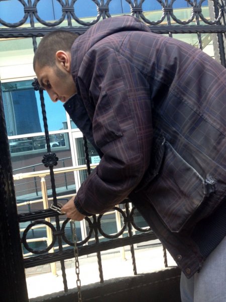 ÖSYM önündeki zincirli protesto sona erdi