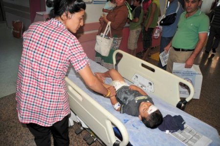 Otel Balkonundan Düşen Çocuk Hastaneye Kaldırıldı