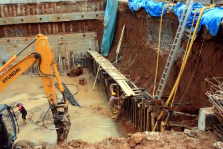 Otel inşaatında göçük: 2 işçi yaralandı