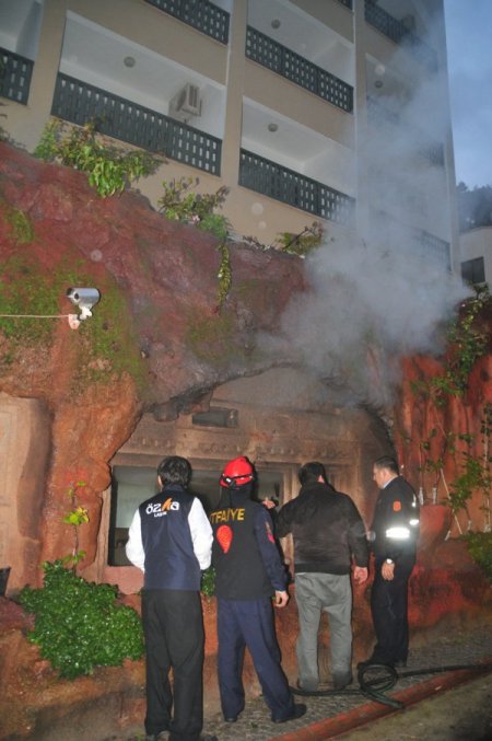 Otel saunasında yangın