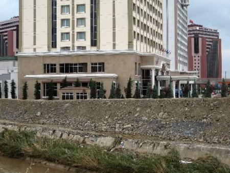 Otel Yetkilileri Set Çekerek Sele Önlem Aldı