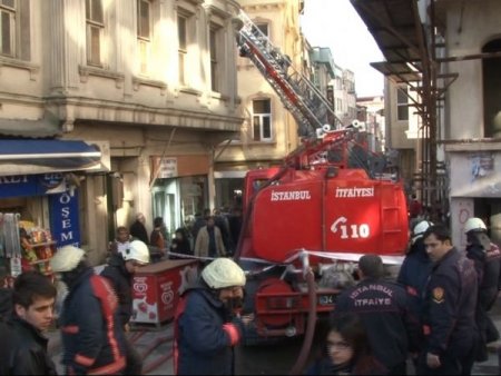 Otelde çakın yangın korkuttu