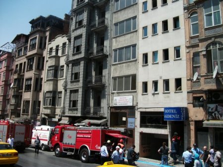 Otelde Yangın Korkuttu