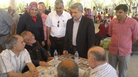 Otistik çocuklar piknikte bir araya geldi