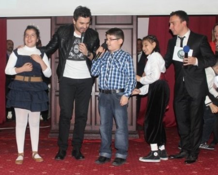 Otizmli öğrenciler Gökhan Tepe'yle coştu