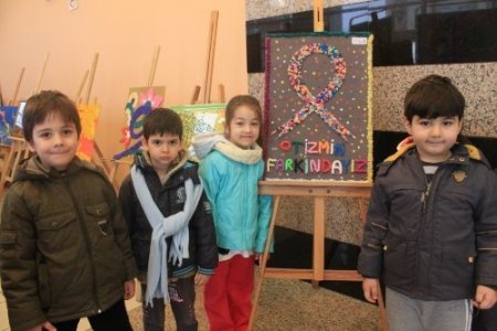 Otizmli öğrencilerden sema gösterisi