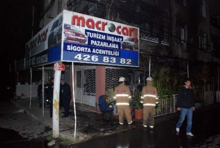 Oto Kiralama Bürosunda Şüpheli Yangın