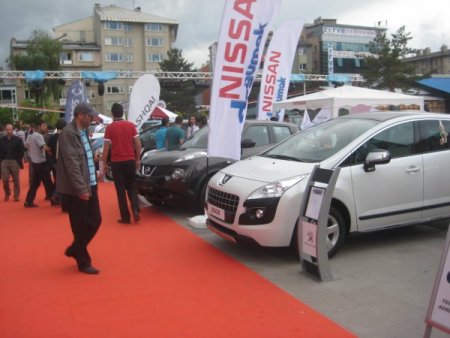 Oto Şov Fuarı Erzurum'da Açıldı